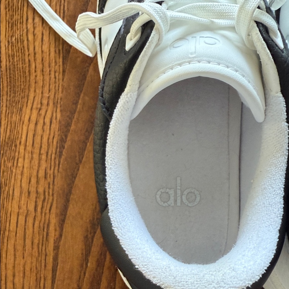 ALO Yoga Black and White Sneakers- Great condition - Picture 14 of 14